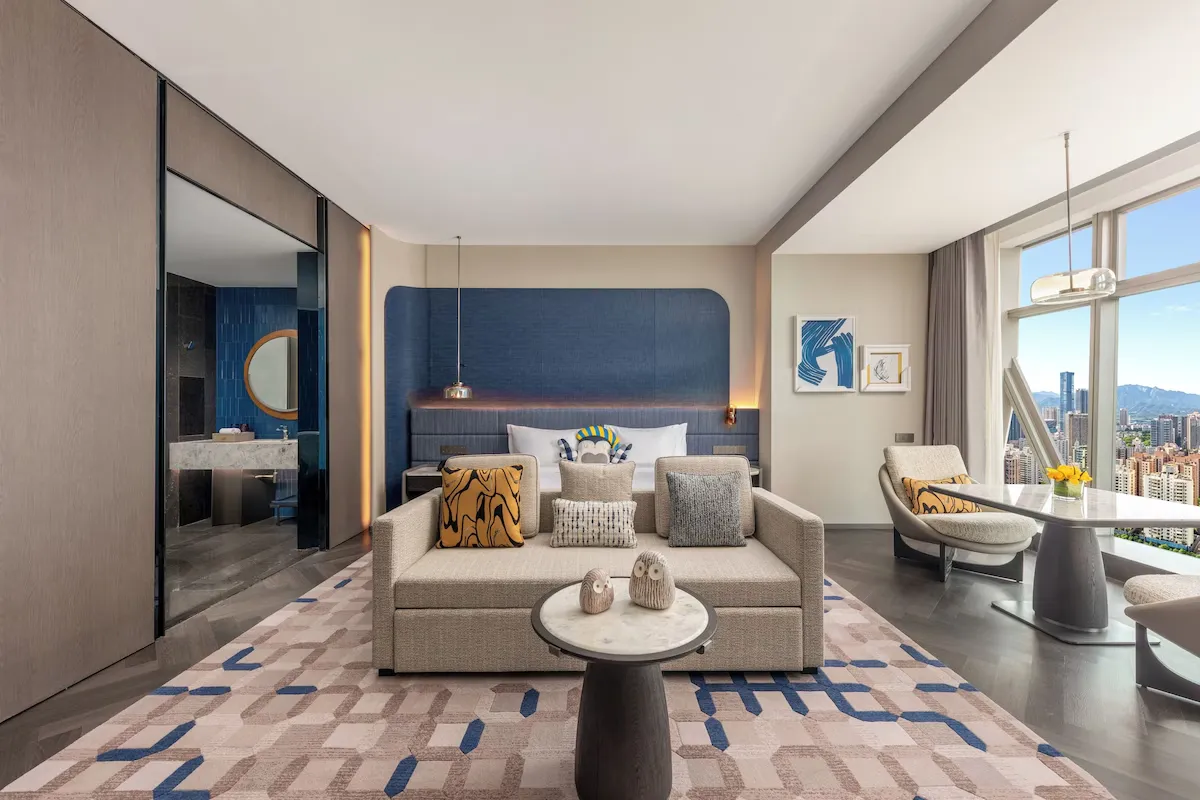 Sea-view room questions about windows, light and comfort